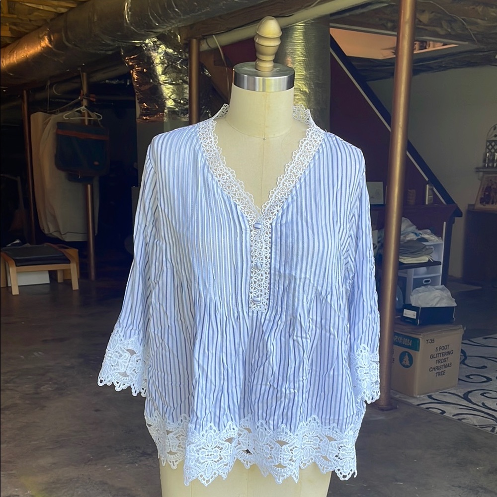 Chelsea & Theodore Blue and White Boxy Blouse with Mandarin Collar